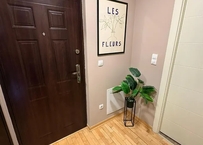 Nar Royalton #01 Free Parking